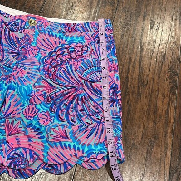 Lilly Pulitzer Party/Cocktail Shorts all over print size 6 in EUC sea shells - Picture 7 of 9